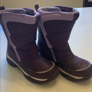 Lands’ End snow boots for kids